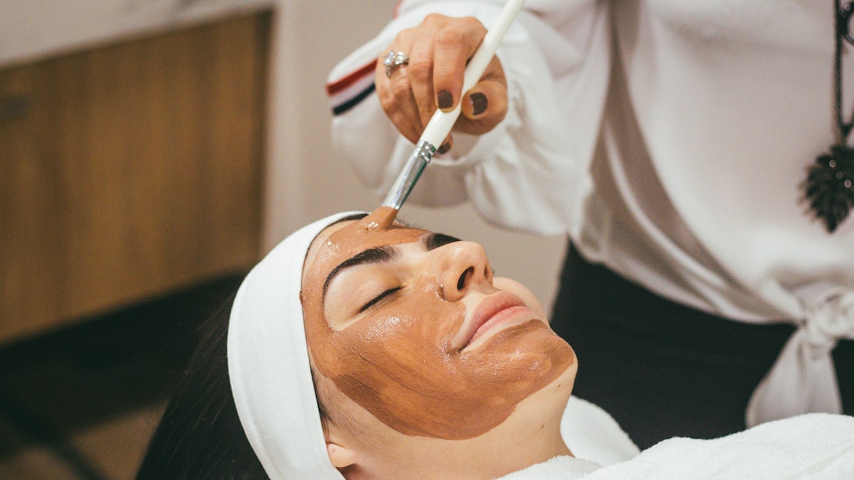 The complete guide to online booking for solo beauty pros